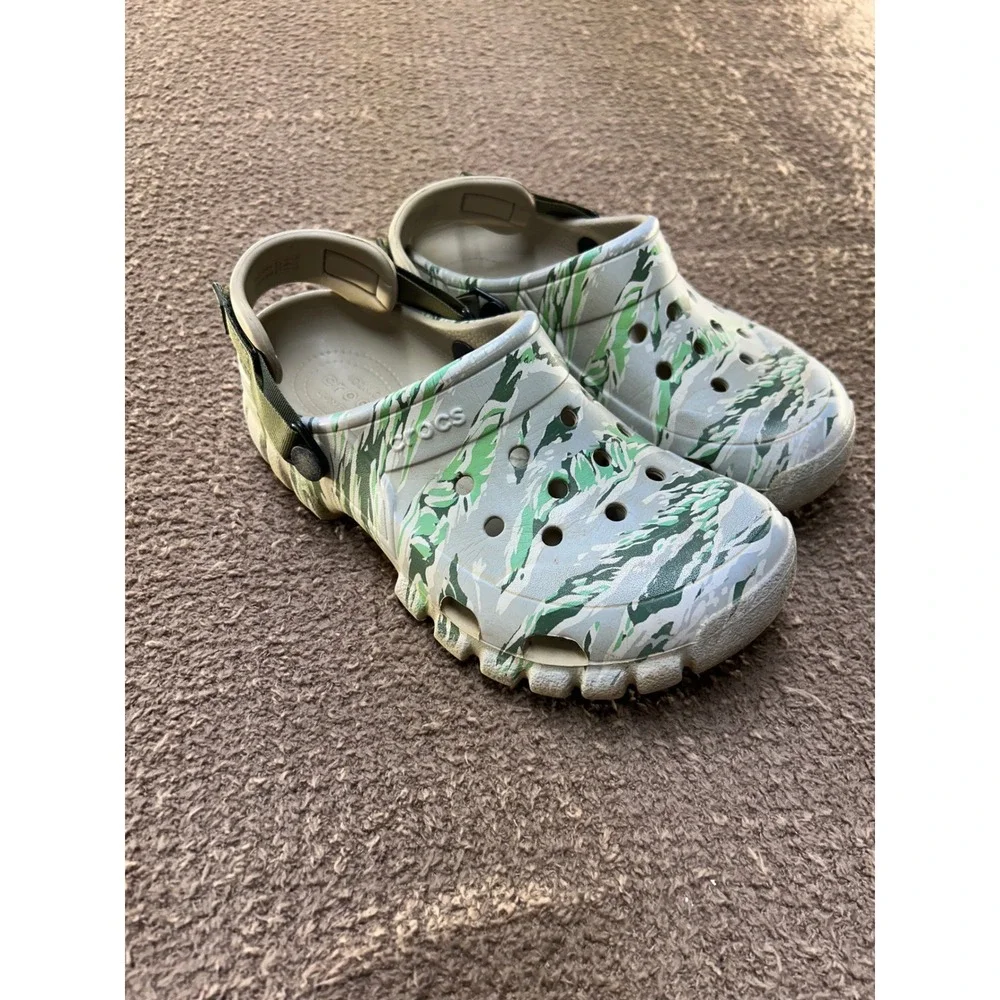 Crocs Classic All-Terrain Clogs Tiger Stripe Camo Green Tan Mens 5 Womens 7